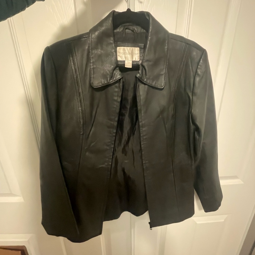 Black vintage leather jacket Worthington oversized look size small
